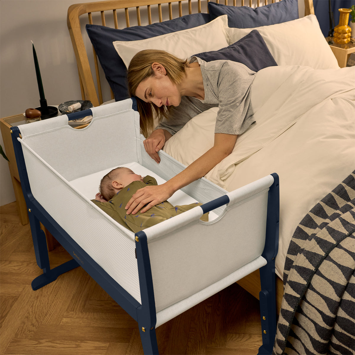 SnuzPod Studio Bedside Crib London