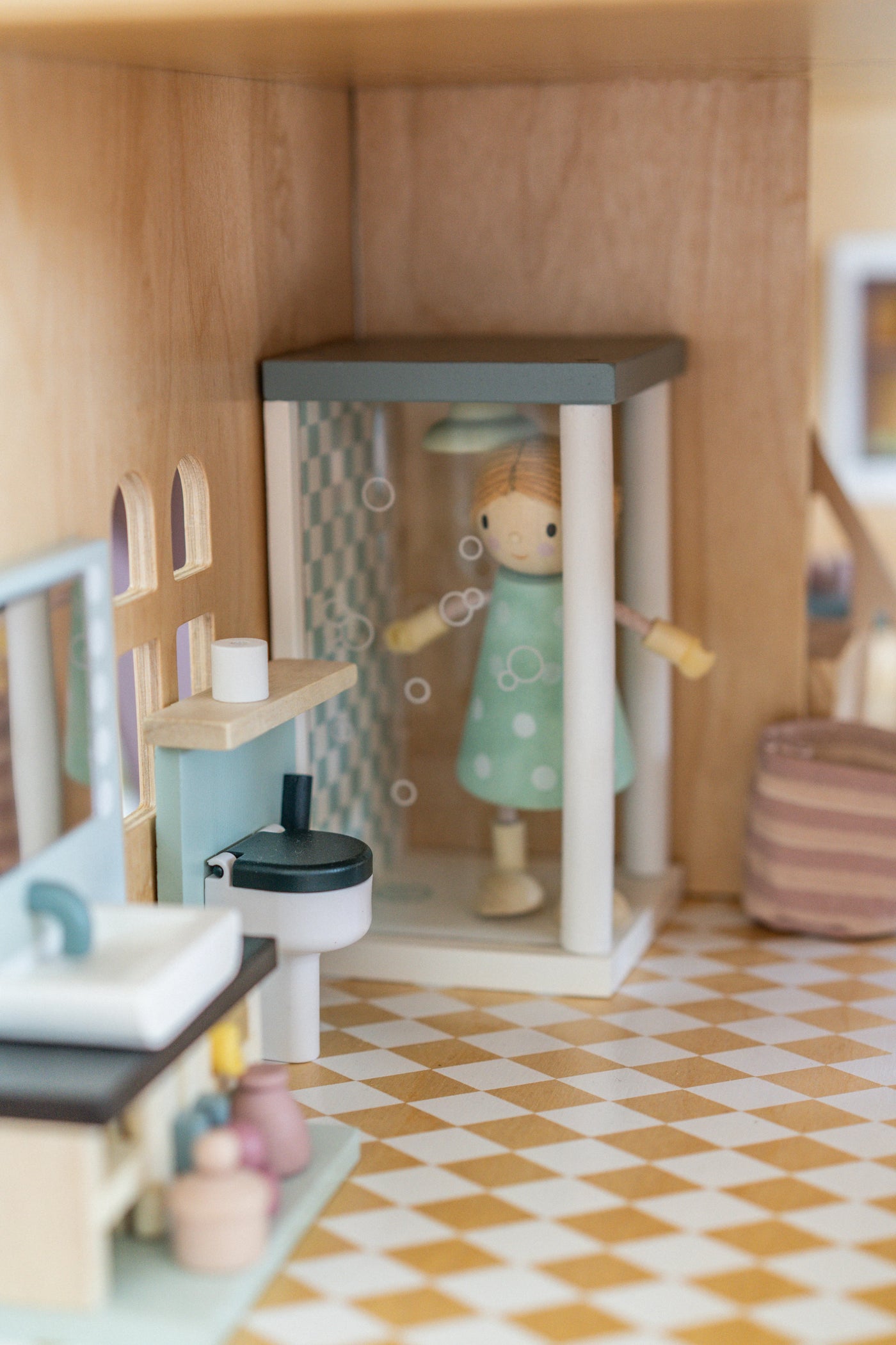 Tender Leaf Dolls House Bathroom Furniture